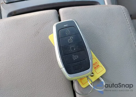 2016 Hyundai Genesis 3.8 z USA, uszkodzony, nr VIN KMHGN4JE4GU115040